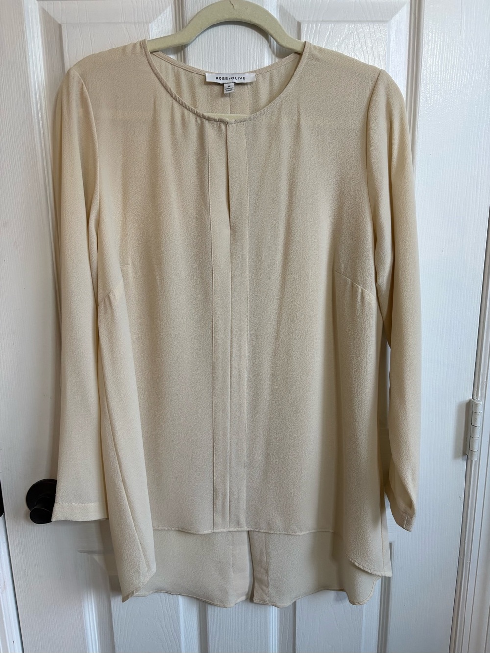 Rose & Olive Cream High-Low Tunic Long-Sleeve Blouse, Size Medium